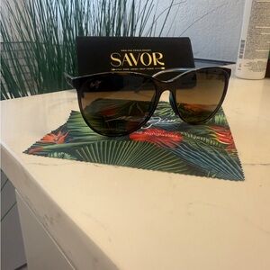 Maui Jim Black and Brown Sunglasses Oversized Cat-Eye